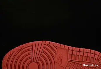 Low Retro Jordan Bred 1 0628